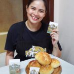 Louise delos Reyes Instagram - Getting more and more confident in trying new recipes! For today's #whatchabakin is Garlic Cream Cheese Pull Apart bread using Saf-instant® Gold Yeast 11g! Freshly opened yeast everytime! #SafInstant11g #SafInstant #BakingLife @sonlieinternational