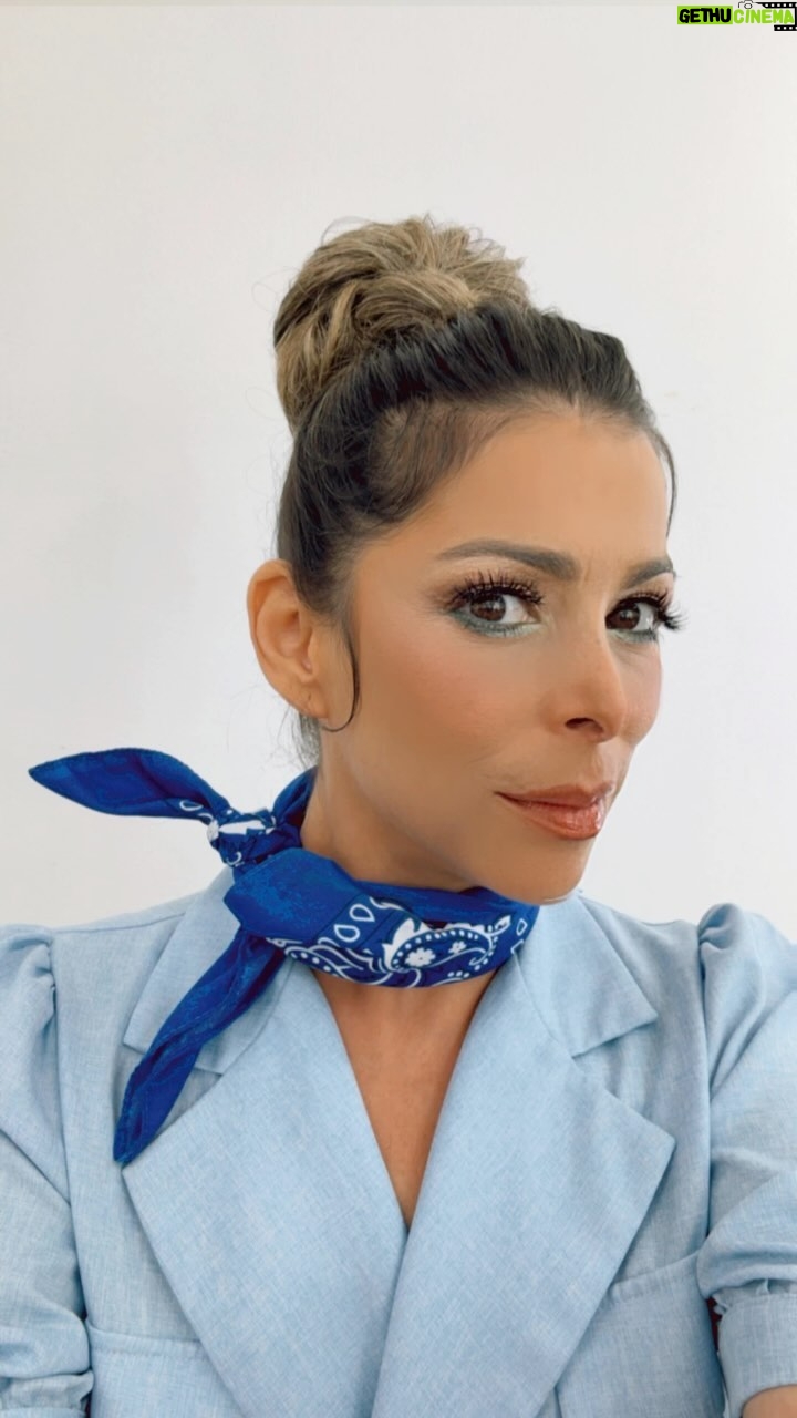 Lourdes Stephen Instagram - Gracias s煤per equipo ! Me encant贸 el hair and make up ! @siamorauzcategui @eslomakeup 馃槏