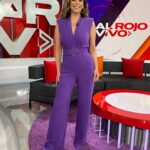 Lourdes Stephen Instagram - Oyereeee! Feliz lunes ! Que tengas una semana MA RA VI LLO SAAAAAA! 🦄 @readingp 👗 @mlourdes17 🪮 @martafuentesmua 💄 @alrojovivo ❤️‍🔥