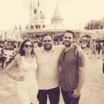 Lourdes Stephen Instagram - No se si hoy es el día de los hermanos pero para mi si lo es! Gracias Señor por los hermanos que me has regalado, han sido y son parte fundamental para mi,brújulas de integridad y valores que han hecho eco en mi vida. Los amo y espero en Dios que nos de larga vida para poder envejecer juntos, y poder seguir disfrutando de su relación irremplazable Los amo ! @lourdesstephen #claudiostephen