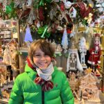 Lourdes Stephen Instagram - Hasta que nos encontramos con Navidad en primavera. Desliza ⏭️