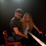 Lua Blanco Instagram - Está aberta a venda para o meu novo show com meu pai @billynho_blanco! Inspirado no show de fevereiro, dessa vez será no dia 12 de Abril no @solardebotafogo, Rio de Janeiro, e terá muito mais participações e muito mais emoção. Venha curtir essa noite com a gente. Link de vendas na bio e no stories! #BillyinhoeLua #show #musica #bossanova #pop #classicos #imperdível 📷 @fromgabe