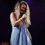 Lua Blanco Instagram - mais fotos do show com meu pai no Teatro Café Pequeno! Já pode querer mais? @billynho_blanco fotos @fromgabe design de luz @andresigaud vestido @imvictorvih make @_tomegeovana