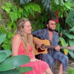 Lua Blanco Instagram - aprender violão é bom, mas irmão músico é melhor ainda 🌞🌜 Todo Amor em Forma de Canção, com o @pedrosolblanco canção completa no álbum Órbita, da minha banda @luablancoeaorbita (link na bio) composição @gugasabatie ✨ #musica #canção #violão #autoral #irmãosolirmãlua