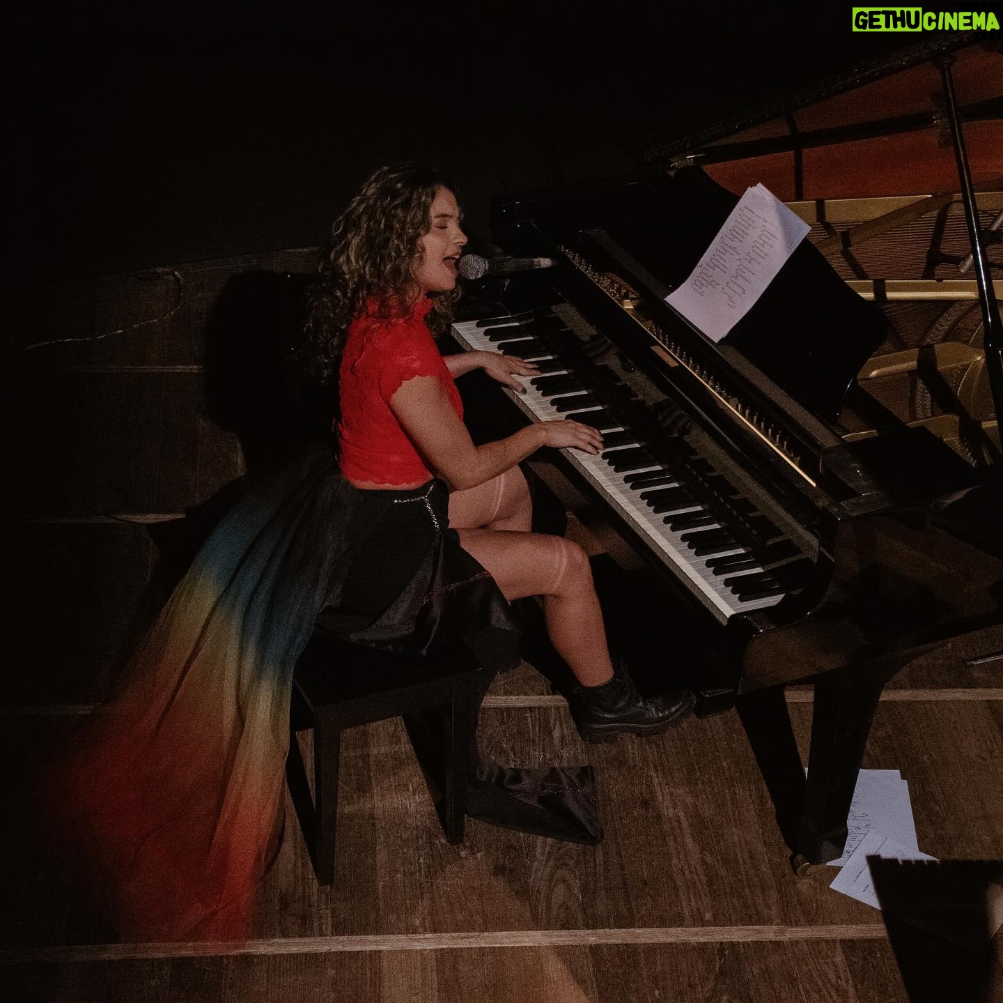 Lua Blanco Instagram - #tbt do show que fiz no @solardebotafogo com meu pai @billynho_blanco e mais esses convidados amadíssimos @millamatoso @pedrosolblanco @jose_mauro_brant @irisferreira757 @anaterrablanco23 e @andresigaud! obrigada @fromgabe por registrar essa noite tão especial e a todos que compareceram! ♥️