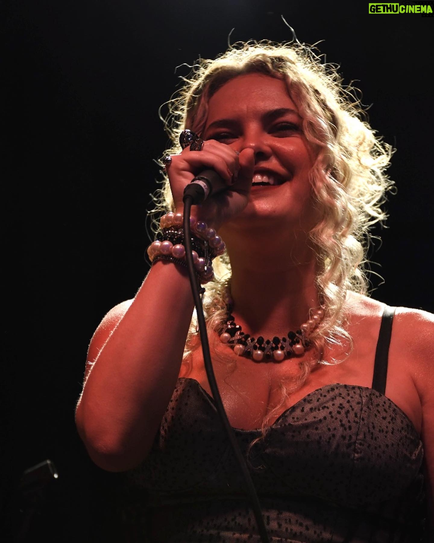 Lua Blanco Instagram - alguns dos muitos cliques por vir! a @fromgabe veio de SP pra fotografar o show e os resultados já mostram a nossa sorte! obrigada pra sempre gab ♥️ @luablancoeaorbita figurino @thenoahninja e @sol.blancos beleza @makegonzovivi ps: tem playlist do setlist no meu spotify! compartilhei no stories! venha reviver este momento! 🥰
