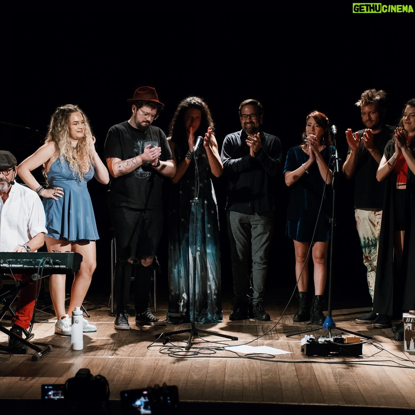 Lua Blanco Instagram - #tbt do show que fiz no @solardebotafogo com meu pai @billynho_blanco e mais esses convidados amadíssimos @millamatoso @pedrosolblanco @jose_mauro_brant @irisferreira757 @anaterrablanco23 e @andresigaud! obrigada @fromgabe por registrar essa noite tão especial e a todos que compareceram! ♥️