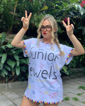 Lua Blanco Instagram - pronta pra ver minha loirinha! obrigada @sol.blancos por me ajudar a personalizar a camisa! que emoção! #theerastour @taylorswift #taylorinrio #swiftie
