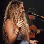 Lua Blanco Instagram - mais fotos do show com meu pai no Teatro Café Pequeno! Já pode querer mais? @billynho_blanco fotos @fromgabe design de luz @andresigaud vestido @imvictorvih make @_tomegeovana