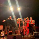 Lua Blanco Instagram – muitas coisas pra compartilhar sobre o show de ontem e muito conteúdo pra postar, mas antes de mais nada quero agradecer essa banda linda que formamos, que fluiu com leveza e diversão no processo de montar esse show e sou eternamente grata a todos por darem tudo de si!

@luablancoeaorbita @andresigaud @hurdy_rique @blancocdani @heyjucks @cjmusicaebemestar @wagner.monaco obrigada! ♥️

quero agradecer também nossa produtora @yaisaarruda pelo suor, sangue e quase lágrimas que ela deu pra fazer esse show acontecer; à equipe da casa @experiencemusiceventos pela garra em encarar esse desafio com a gente e por nos receber tão bem; ao estúdio @casa33.rio pelo apoio nos ensaios e com equipamento; à @fromgabe e @_tatipires_ pela cobertura do evento que overpostarei para sempre; ao @gugupeixoto pela participação emocionante e sempre muito amada; ao @euvillaca pelo suporte técnico e apoio moral; à minha equipe de arrumação @makegonzovivi @thenoahninja e @sol.blancos por me deixarem exatamente no conceito que eu queria; aos fcs @lunaticoscariocas @lunaticospaulistas @lunaticoscapixabas e @projetolua por toda a ajuda na divulgação e convocação do fandom, vocês são meu líderes de torcida favoritos, obrigada; e por fim quero agradecer nosso apoiador @urbnsol que nos manteve hidratados durante todo o processo e ontem mesmo no palco! sua garrafas são o achado da vida nesse verão superaquecido. obrigada. 🥰

também quero agradecer a todos que foram, pelo carinho, pela energia, pela diversão que foi cantar com vocês, mas isso é outro post! ♥️