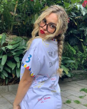 Lua Blanco Instagram - pronta pra ver minha loirinha! obrigada @sol.blancos por me ajudar a personalizar a camisa! que emoção! #theerastour @taylorswift #taylorinrio #swiftie
