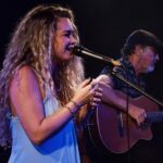 Lua Blanco Instagram - mais fotos do show com meu pai no Teatro Café Pequeno! Já pode querer mais? @billynho_blanco fotos @fromgabe design de luz @andresigaud vestido @imvictorvih make @_tomegeovana