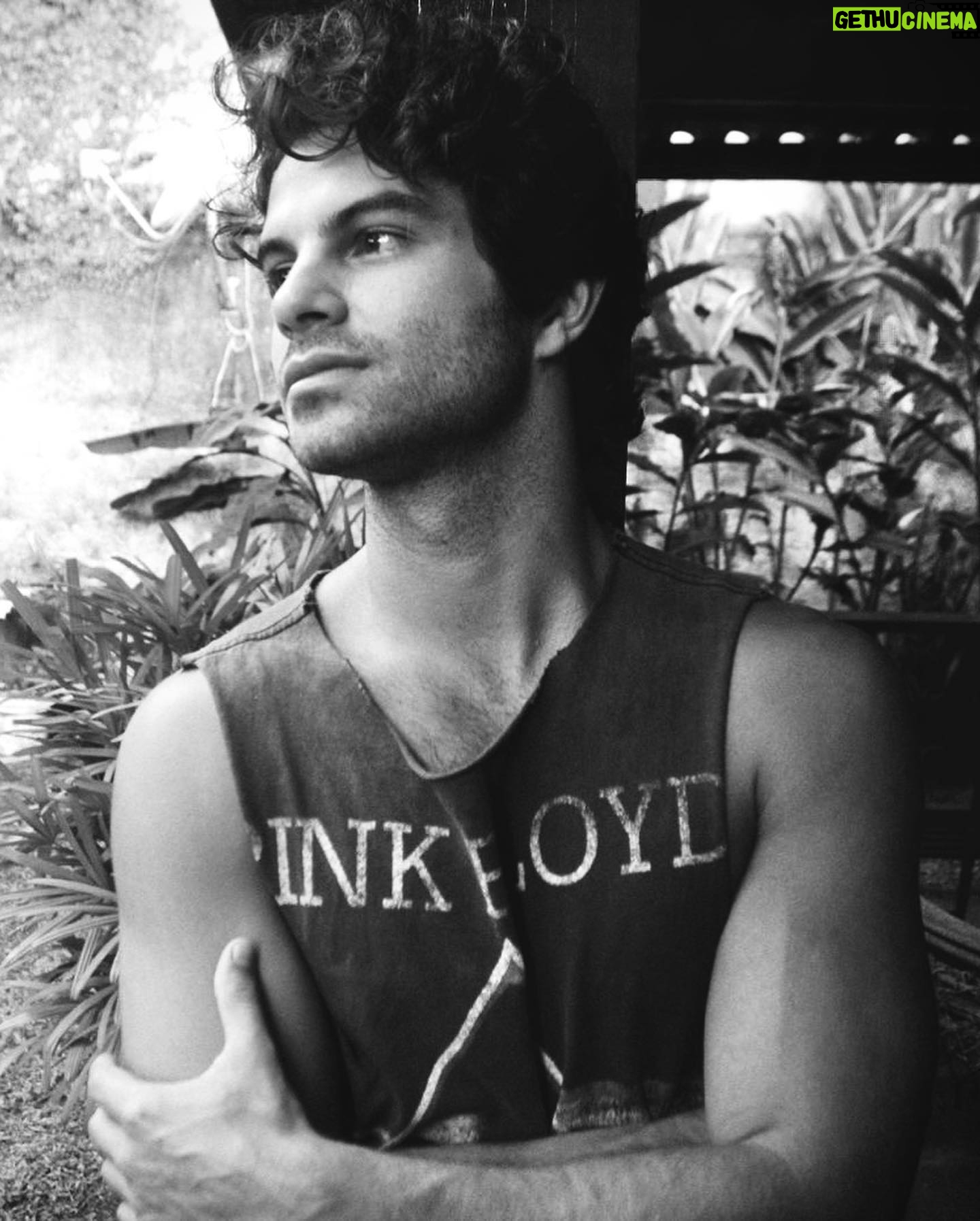 Lua Blanco Instagram - Nosso show de lançamento do álbum tá chegando e já temos algumas surpresas boas pra revelar: além de fazer parte da nossa maravilhosa banda como baterista, o @blancocdani também fará um show de abertura voz e violão que certamente me fará chorar; e o nosso convidado especial será ninguém mais ninguém menos que meu cantor favorito e o co-autor de Lunática e Palhacito, o estonteante @gugupeixoto! link na bio pra comprar ingresso e ouvir o álbum completo! 💫 @luablancoeaorbita