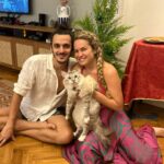 Lua Blanco Instagram - esse ano meu Valentine será meus dois parceirinhos que amo tanto e que alegram minha vida! obrigada @leandrosoaresx e @ogatinhovinicius por serem tão tudo que eu poderia querer numa vida a três. 🤣🥰 #happyvalentinesday #sãovalentim