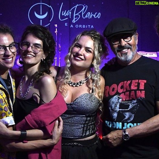 Lua Blanco Instagram - post de apreciação dos amigos e familiares que foram no nosso show semana passada! temos aqui alguns registros, mas faltou fotografar muita gente e eu sou completamente grata a todos por nos apoiarem nesse lançamento e por tornar essa noite ainda mais especial! amo vocês ♥️ @luablancoeaorbita 📷 @fromgabe