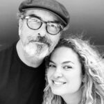 Lua Blanco Instagram - um trechinho do ensaio com meu pai pro nosso showzinho domingo. o repertório tá muito especial e emocionante e tenho certeza que vocês vão amar! o link pros ingressos tá na bio, corre! 🎤🎶✨ @billynho_blanco 📷 @emanuelleblanco