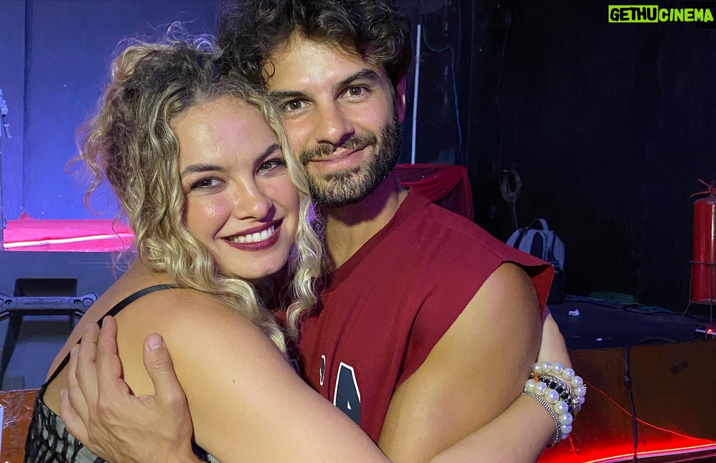 Lua Blanco Instagram - post de apreciação dos amigos e familiares que foram no nosso show semana passada! temos aqui alguns registros, mas faltou fotografar muita gente e eu sou completamente grata a todos por nos apoiarem nesse lançamento e por tornar essa noite ainda mais especial! amo vocês ♥️ @luablancoeaorbita 📷 @fromgabe