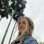 Lua Blanco Instagram - retratos do chá de fraldas mais feliz que rolou sábado onde comemoramos a gravidez dos meus amigos queridos @jgcorsi e @vinicons, e a vinda iminente de Letícia! 🥰🌼 gostaram das tranças que fiz pra ocasião? 💙