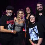 Lua Blanco Instagram – post de apreciação dos amigos e familiares que foram no nosso show semana passada! temos aqui alguns registros, mas faltou fotografar muita gente e eu sou completamente grata a todos por nos apoiarem nesse lançamento e por tornar essa noite ainda mais especial! amo vocês ♥️
@luablancoeaorbita
📷 @fromgabe