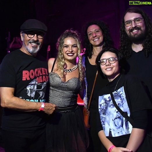 Lua Blanco Instagram - post de apreciação dos amigos e familiares que foram no nosso show semana passada! temos aqui alguns registros, mas faltou fotografar muita gente e eu sou completamente grata a todos por nos apoiarem nesse lançamento e por tornar essa noite ainda mais especial! amo vocês ♥️ @luablancoeaorbita 📷 @fromgabe
