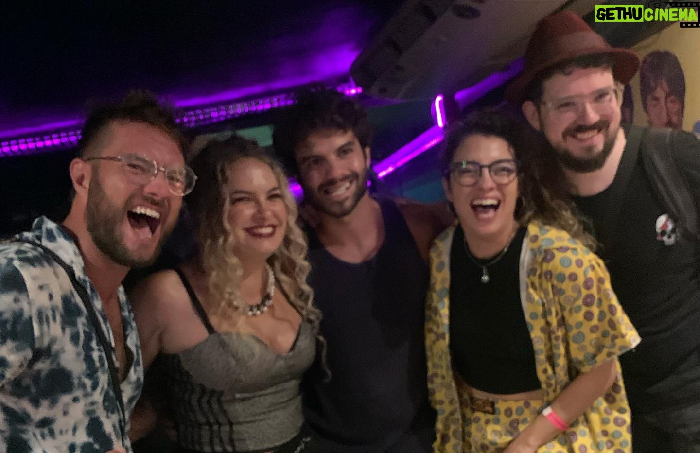 Lua Blanco Instagram - post de apreciação dos amigos e familiares que foram no nosso show semana passada! temos aqui alguns registros, mas faltou fotografar muita gente e eu sou completamente grata a todos por nos apoiarem nesse lançamento e por tornar essa noite ainda mais especial! amo vocês ♥️ @luablancoeaorbita 📷 @fromgabe
