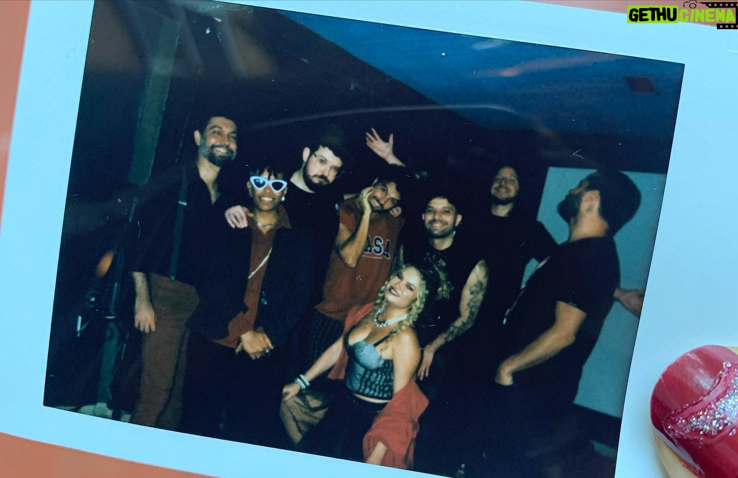 Lua Blanco Instagram - post de apreciação dos amigos e familiares que foram no nosso show semana passada! temos aqui alguns registros, mas faltou fotografar muita gente e eu sou completamente grata a todos por nos apoiarem nesse lançamento e por tornar essa noite ainda mais especial! amo vocês ♥️ @luablancoeaorbita 📷 @fromgabe