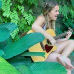Lua Blanco Instagram - tô aprendendo a música Falling Slowly no violão, é de um dos meus musicais favoritos, Once. o que tão achando?