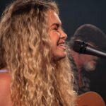 Lua Blanco Instagram - Está aberta a venda para o meu novo show com meu pai @billynho_blanco! Inspirado no show de fevereiro, dessa vez será no dia 12 de Abril no @solardebotafogo, Rio de Janeiro, e terá muito mais participações e muito mais emoção. Venha curtir essa noite com a gente. Link de vendas na bio e no stories! #BillyinhoeLua #show #musica #bossanova #pop #classicos #imperdível 📷 @fromgabe