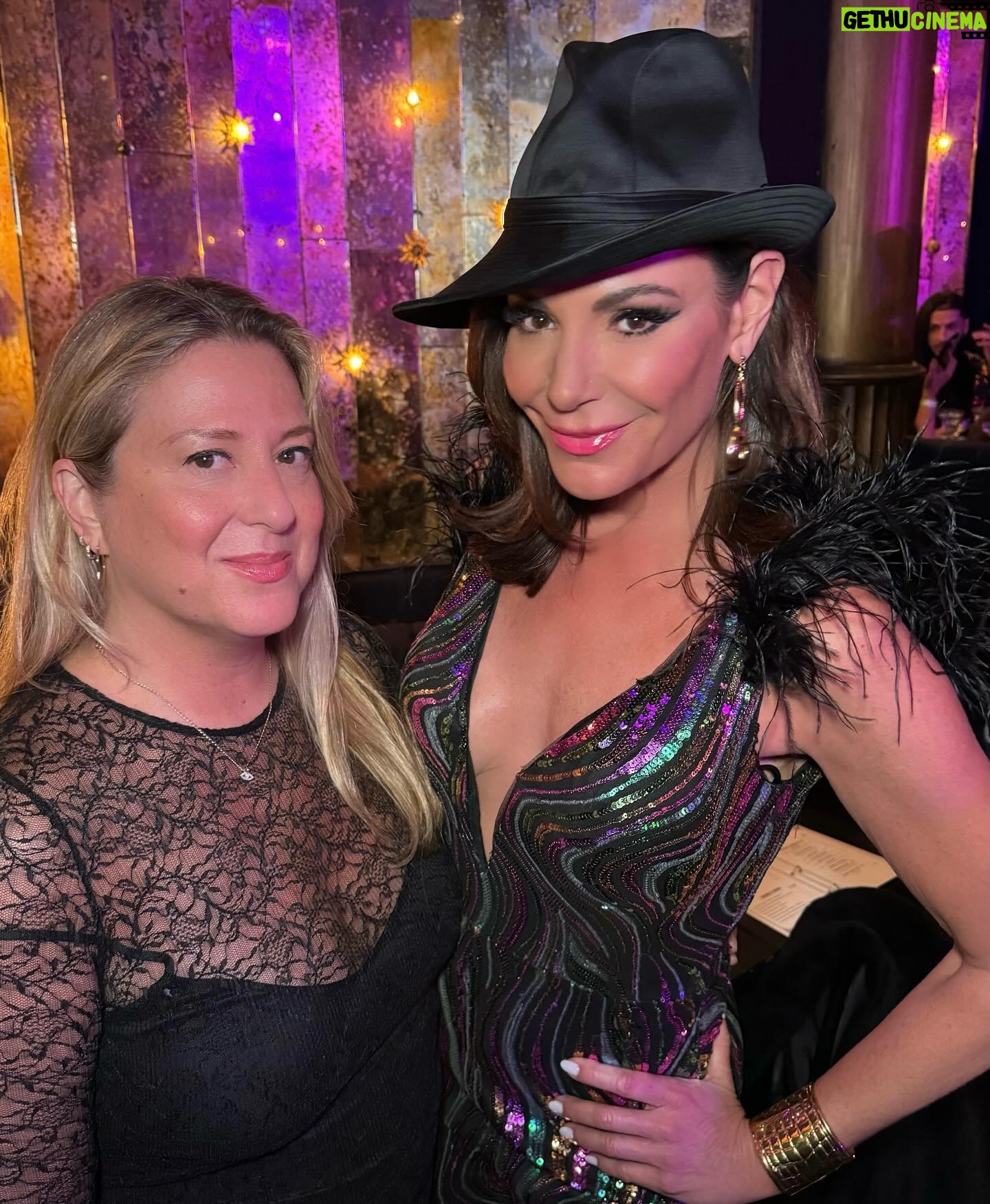 Luann de Lesseps Instagram - Who doesn’t love a good Polaroid? What a blast💥 presenting the award for “Best Cabaret” at the @glamawards! Congratulations to all of the winners👏 I love my queens 👑. Come to the cabaret! For tickets, go to countessluann.com💋