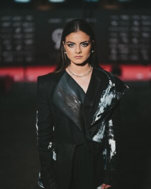 Lucía de la Puerta Instagram - Ayer en los @genzawards, muchas gracias por invit y a todxs vosotrxs por el apoyo, sois lo mejor 💙

📸: @miguelroman_a
