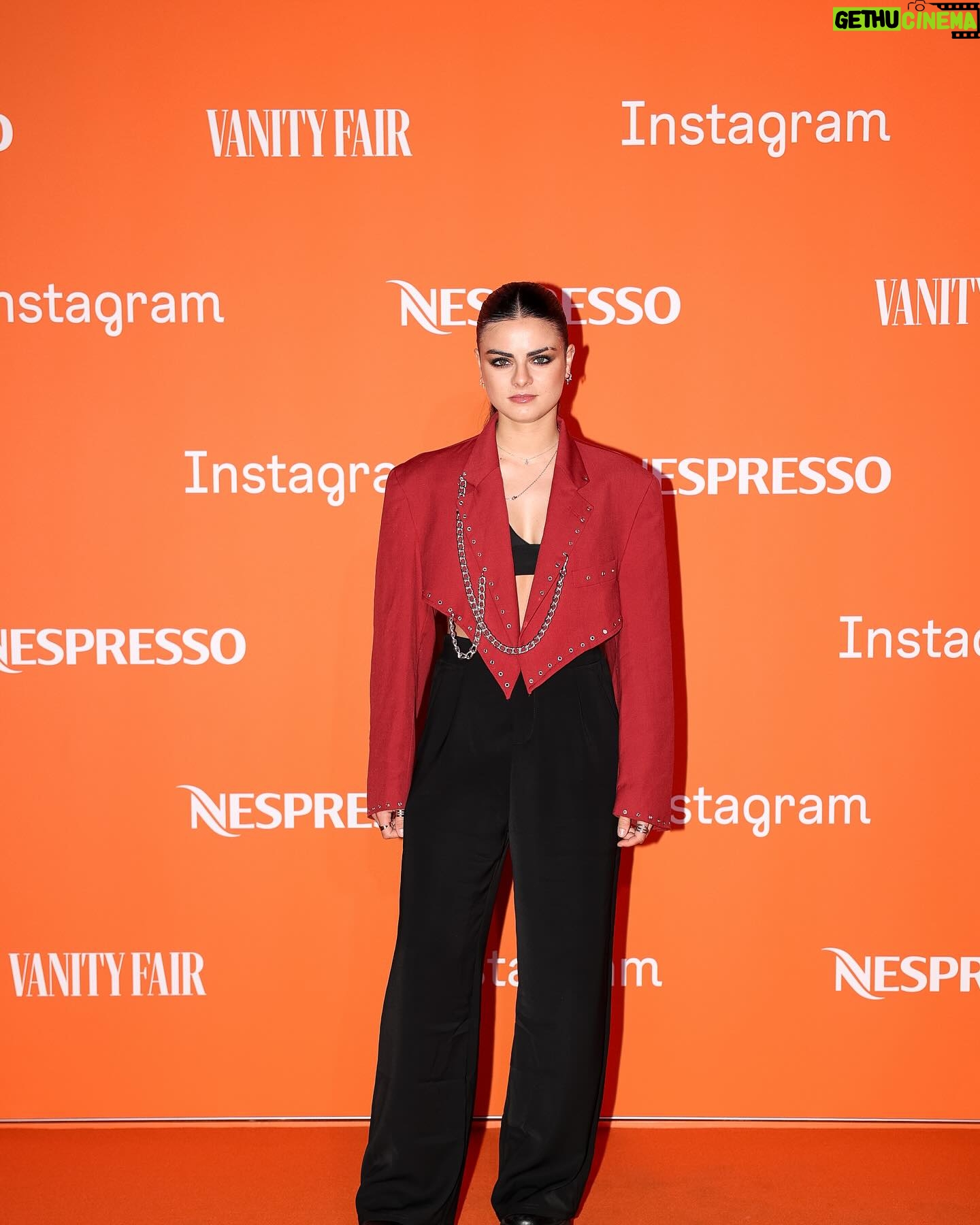 Lucía de la Puerta Instagram - Otro post de @festivaldecannes por aqui 🤭🇫🇷🖤🎶 Foto: @monisiie Estilismo: @arrypaul