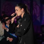 Lucía de la Puerta Instagram – No sabéis lo que se me llenó el corazón este día, estar en mi cumpleaños, gracias a mi hermano @diegonister, cantando por primera vez mis primeras canciones rodeada de mi gente. Gracias a todos los que vinisteis y a los que no pudisteis, sois muy importantes para mi y os quiero mucho🖤

La musica siempre ha sido algo imprescindible en mi vida pero desde que empecé esta nueva aventura, se ha convertido en algo mucho más que eso y voy a seguir poniendo todo mi esfuerzo y empeño en sacar lo mejor de mi, no estáis preparados para los temas que se vienen…. MARZO TE ESPERO CON GANAS 🖤