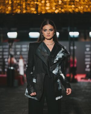 Lucía de la Puerta Instagram - Ayer en los @genzawards, muchas gracias por invit y a todxs vosotrxs por el apoyo, sois lo mejor 💙

📸: @miguelroman_a