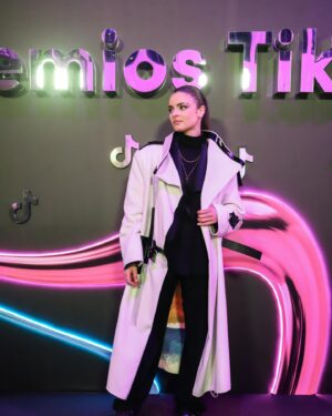 Lucía de la Puerta Instagram - Gracias a @tiktok_es por la invitacion a los premios de este año 💙

📸: @irisgisxlle