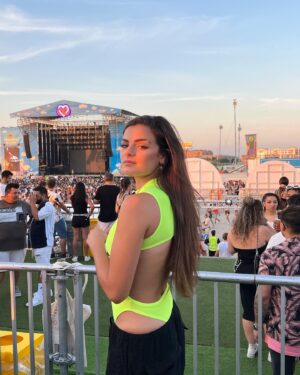 Lucía de la Puerta Instagram - Cerramos en principio época de festivales a lo grande con @boombastic_festival ✨💙