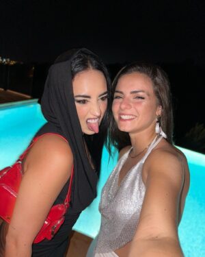 Lucía de la Puerta Instagram - Ibiza y amigos >>> ✨🏝️🌙
Cual es vuestra foto fav?🙈💙