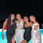 Lucía de la Puerta Instagram - Ibiza y amigos >>> ✨🏝️🌙 Cual es vuestra foto fav?🙈💙
