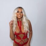 Lucie Donlan Instagram - Love month ❤️ 🌹 BTS from my recent campaign shoot for @annsummers ❤️