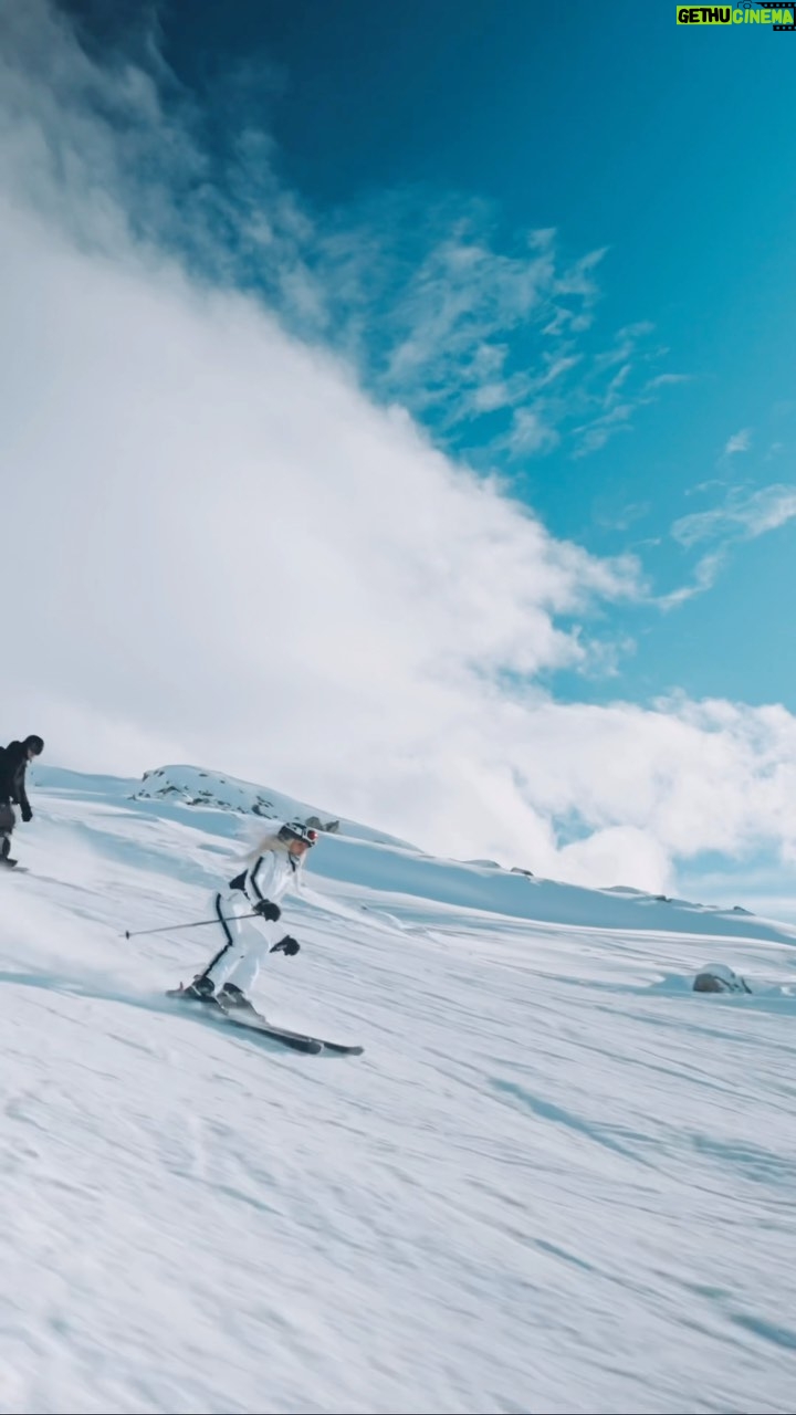 Lucie Donlan Instagram - Craving this… ⛷ who’s ready for ski season to start?!