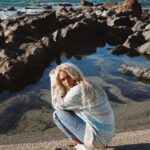 Lucie Donlan Instagram - Winter days on the beach…🐚 🌊
