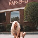 Lucie Donlan Instagram - Road tripping road Alabama is a dream come true, and every second of this trip we are doing something different and that’s what makes life on the road even more fun! 🚐 Today we drove from Brigham to Hunstville and stoped off at the famous Big Bob Gibsons BBQ diner for lunch, which was delicious and very authentic American! 🇺🇸 After an enjoyable lunch we drove onto the biggest space centre in the world, the U.S space & Rocket centre. You can’t miss this on your road trip into Huntsville as the rockets are huge and you can spot them on the drive straight away! 🚀 It was absolutely spectacular to see all the space artefacts and history, it was something ticked off the bucket list for sure to see such interesting things from space! After wondering around the Space Centre we then drove on into Hunstville and stoped off at the Botanical gardens, they are both super close together so it’s perfect to put on your road trip list to tick off together. This place will always have a special place in my heart after visiting, being emerged in nature was so magical here. There were herb gardens to enjoy reading about different healing powers the plants have, vibrant vegetable patch, healing gardens, nature trail the lot I could of spend hours here as there was something very special about it. @visittheusa @alabamatravel #VisitTheUSA #SweetHomeAlabama AD