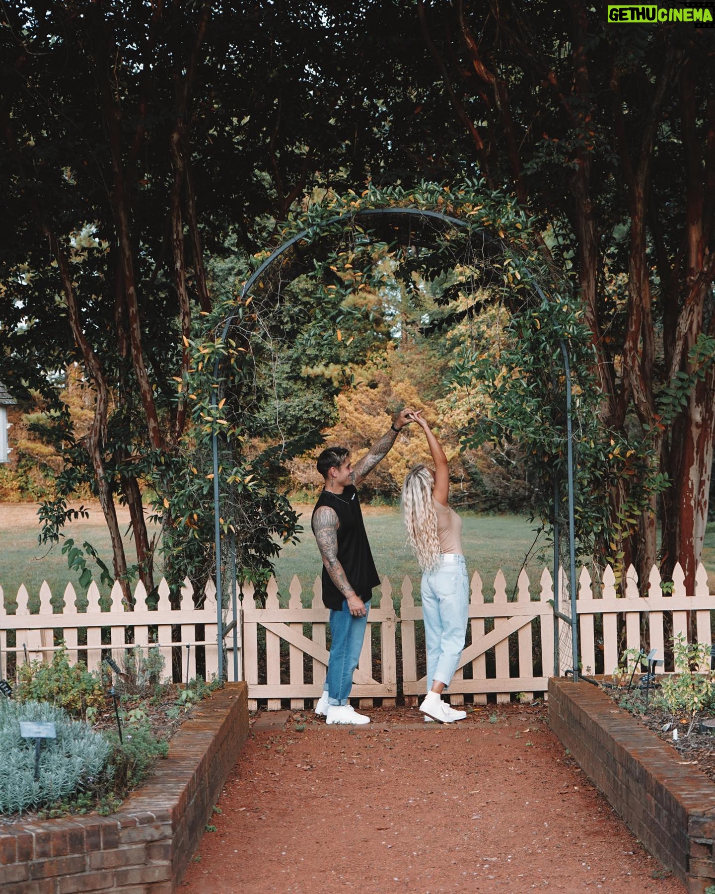 Lucie Donlan Instagram - Road tripping road Alabama is a dream come true, and every second of this trip we are doing something different and that’s what makes life on the road even more fun! 🚐 Today we drove from Brigham to Hunstville and stoped off at the famous Big Bob Gibsons BBQ diner for lunch, which was delicious and very authentic American! 🇺🇸 After an enjoyable lunch we drove onto the biggest space centre in the world, the U.S space & Rocket centre. You can’t miss this on your road trip into Huntsville as the rockets are huge and you can spot them on the drive straight away! 🚀 It was absolutely spectacular to see all the space artefacts and history, it was something ticked off the bucket list for sure to see such interesting things from space! After wondering around the Space Centre we then drove on into Hunstville and stoped off at the Botanical gardens, they are both super close together so it’s perfect to put on your road trip list to tick off together. This place will always have a special place in my heart after visiting, being emerged in nature was so magical here. There were herb gardens to enjoy reading about different healing powers the plants have, vibrant vegetable patch, healing gardens, nature trail the lot I could of spend hours here as there was something very special about it. @visittheusa @alabamatravel #VisitTheUSA #SweetHomeAlabama AD