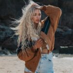 Lucie Donlan Instagram - Wild Sundays… 🌬 🌊 • • Photos by : @lizzie_churchill