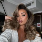 Lucinda Strafford Instagram – Face card never disappoints 🤍