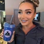 Lucinda Strafford Instagram – It’s giving Violet Beauregarde 🫐🍫