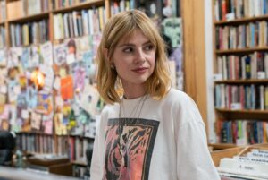 Lucy Boynton Instagram - Loveddd making this movie 💜💜💜 @greatesthitsmovie premieres at @sxsw this month, then in select theatres April 5th & streaming on Hulu April 12th 💫 more yelling soon
