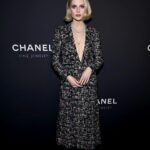 Lucy Boynton Instagram - Reunited with the gang 💫 for @chanelofficial @welovecoco @chanel.beauty #Chanel5thAvenue 🤍