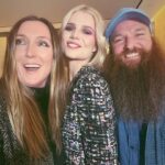 Lucy Boynton Instagram - Reunited with the gang 💫 for @chanelofficial @welovecoco @chanel.beauty #Chanel5thAvenue 🤍