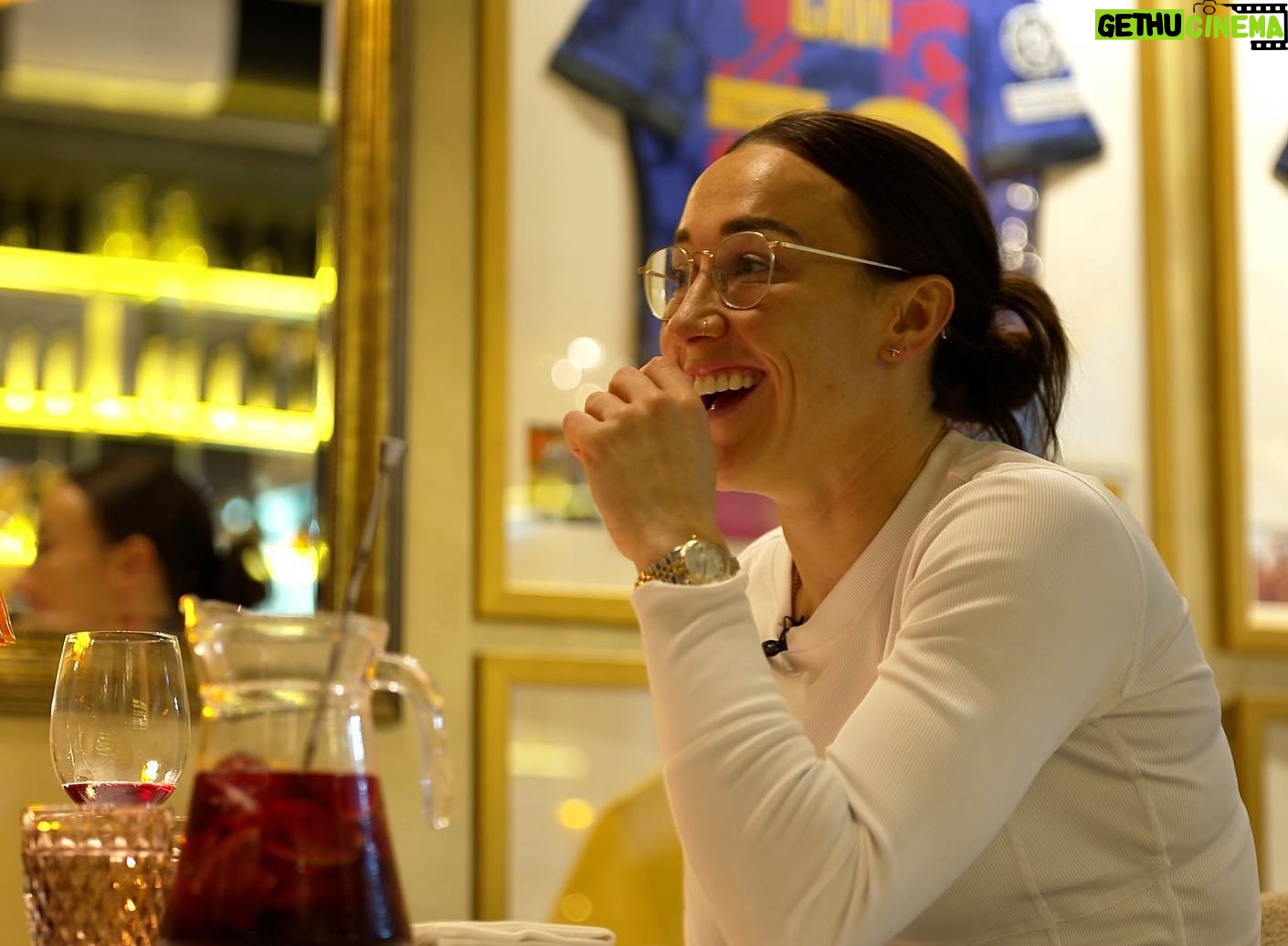 Lucy Bronze Instagram - Dinner dates donβt get better πͺπΈπ·π¦ Part 2 of Barcelona with @lucybronze out now on @youfreefriday YouTube πΊπ¨