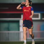 Lucy Bronze Instagram - January sunshine ☀️😏